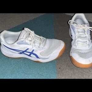ASICS Upcourt 5 Size 8 Women's Volleyball Shoes